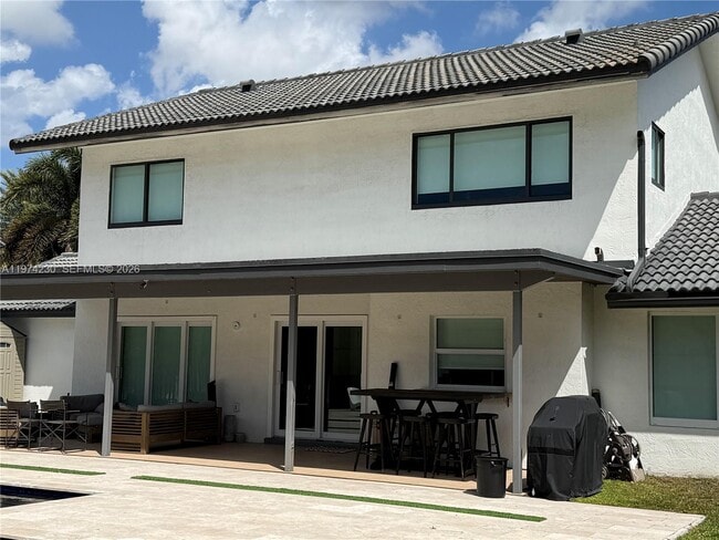 Building Photo - 6951 W Wedgewood Ave