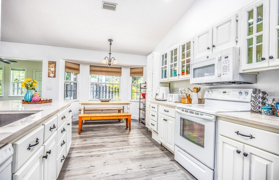 Building Photo - 4726 NW 27 Pl