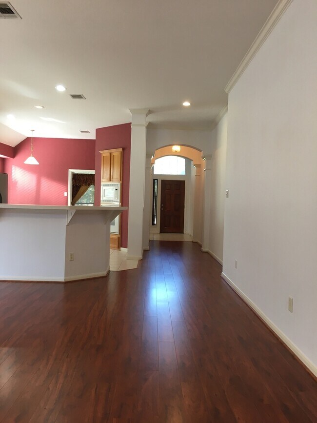 Building Photo - Beautiful 3/2 in Scofield Farms