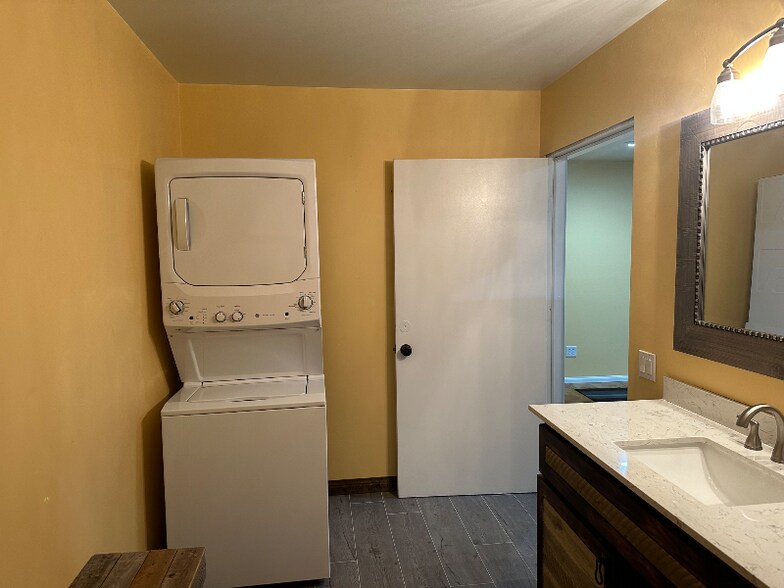 Building Photo - 87 Rockaway Rd