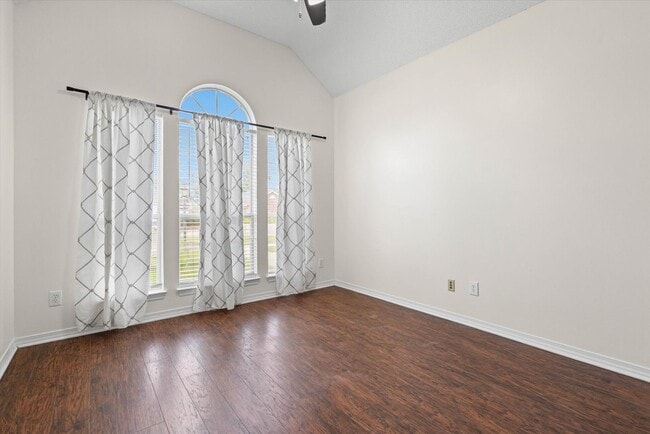 Building Photo - Four Bedroom in West Mobile