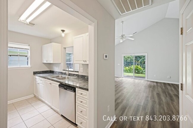 Building Photo - 9318 Ayscough Rd