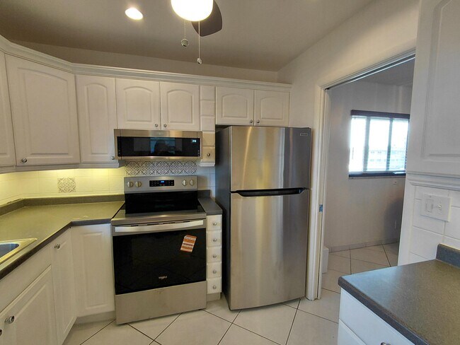 Building Photo - 5300 Washington St