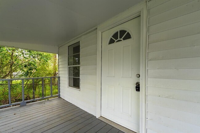 Building Photo - 3230 Arlington Ave