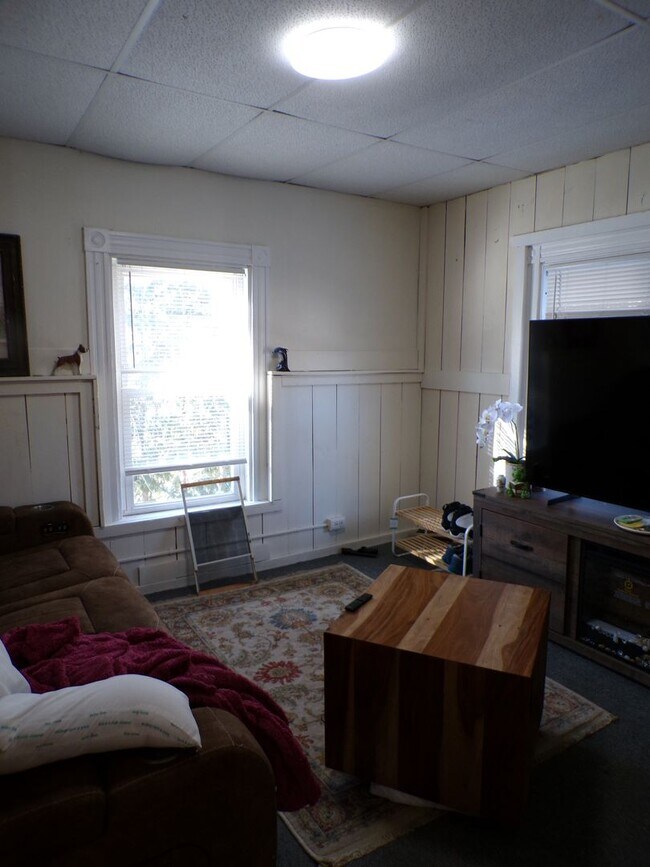 Building Photo - 56 Park St