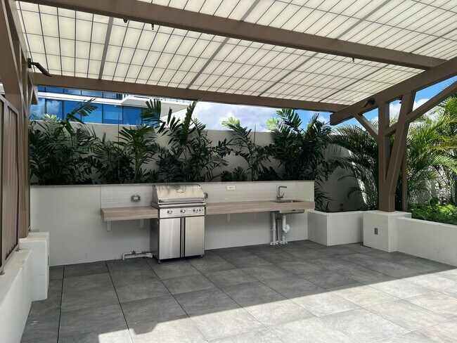 Building Photo - The Park on Keeaumoku brand new studio apa...
