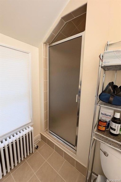 Building Photo - 2 Ruth Ln