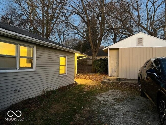 Building Photo - 741 N Rangeline Rd