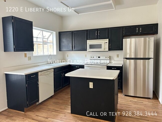 Building Photo - 1220 E Liberty Shores Dr