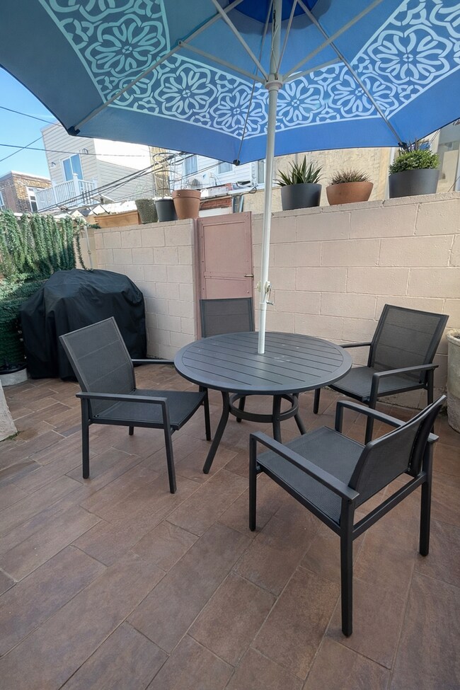 Building Photo - Beautiful 3 Bedroom House Available Near Jefferson Hospital