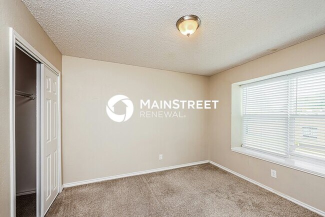 Building Photo - 4 Bedroom Pet-Friendly Home in Mesquite, TX with Main Street Renewal