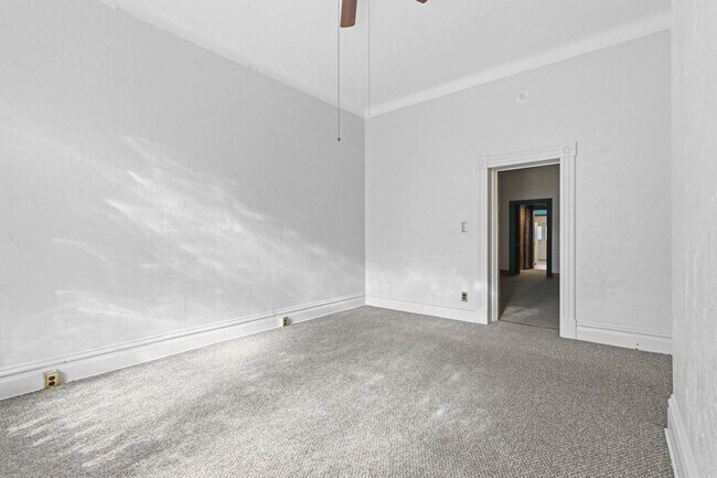 Building Photo - 149 43rd St
