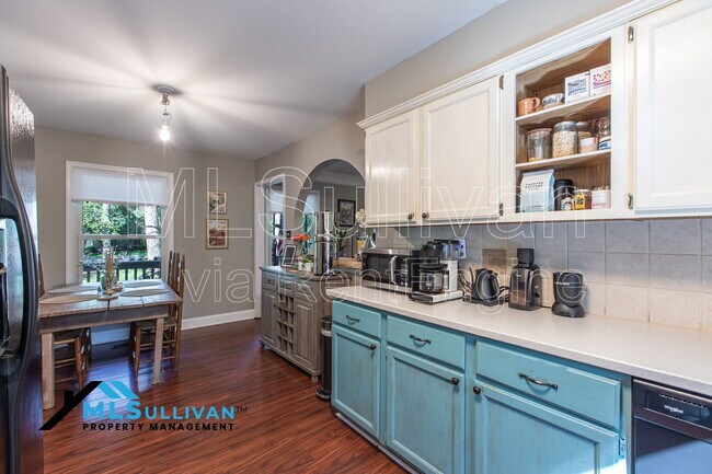 Building Photo - 5623 Lake Elton Rd
