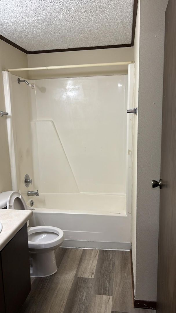 Primary Photo - Fully Renovated 1/1 Available for Immediat...