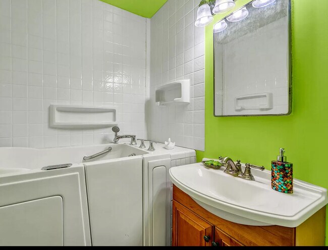 Building Photo - 3919 N 15th St