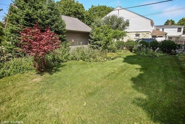 Building Photo - 908 E Hampton Rd