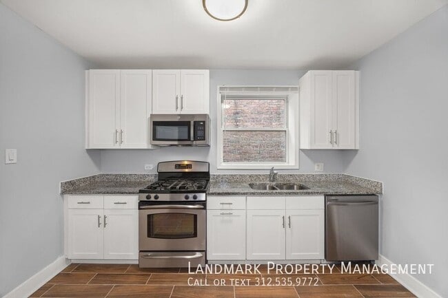 Building Photo - 3817 N Sawyer Ave