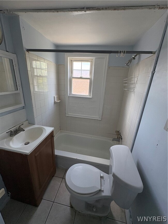 Building Photo - 233 Laird Ave