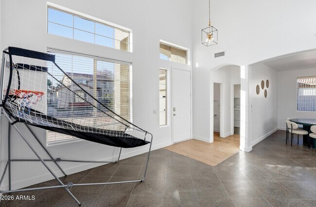 Building Photo - 220 W Beechnut Pl