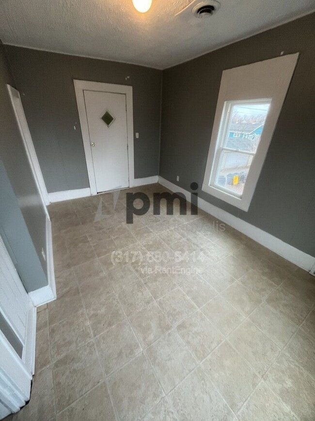 Building Photo - 213 1/2 S Madison Ave