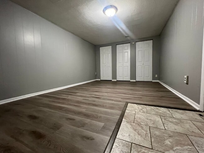 Building Photo - Beautiful 3 bedroom 2 bath + Den/office to...