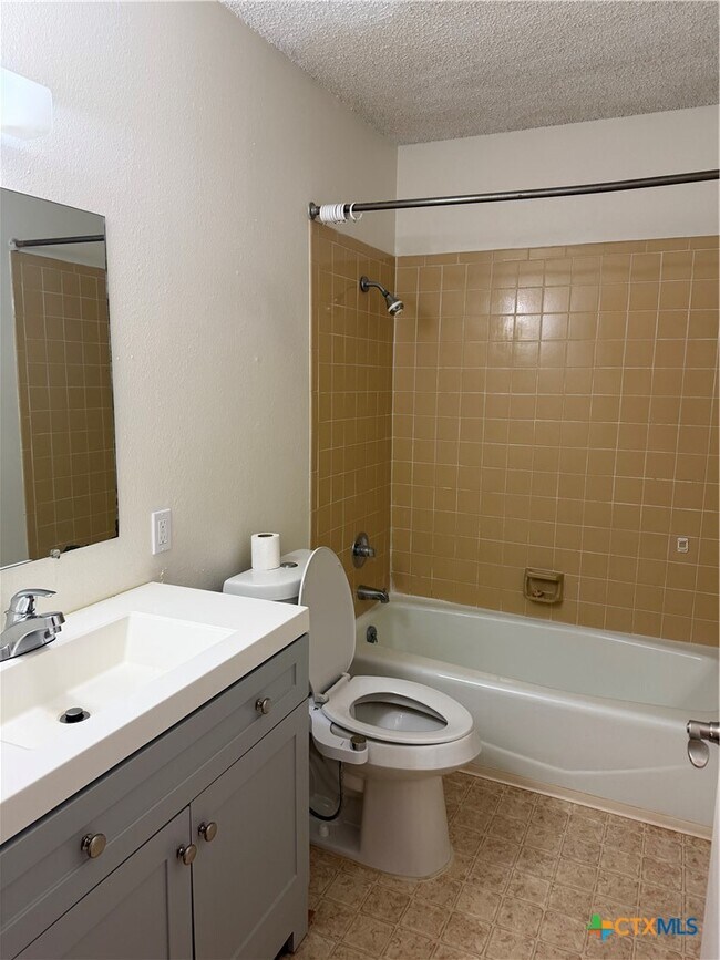 Building Photo - 1513 Shannon Cir