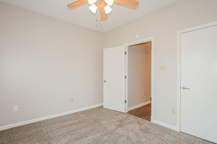 Building Photo - 60 Willow Crest Cove