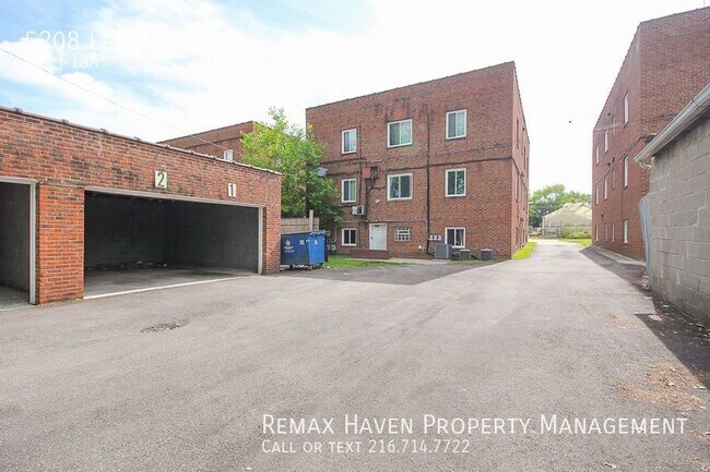 Building Photo - 5208 Lee Rd #2, Maple Hts - 1 bed 1 bath a...