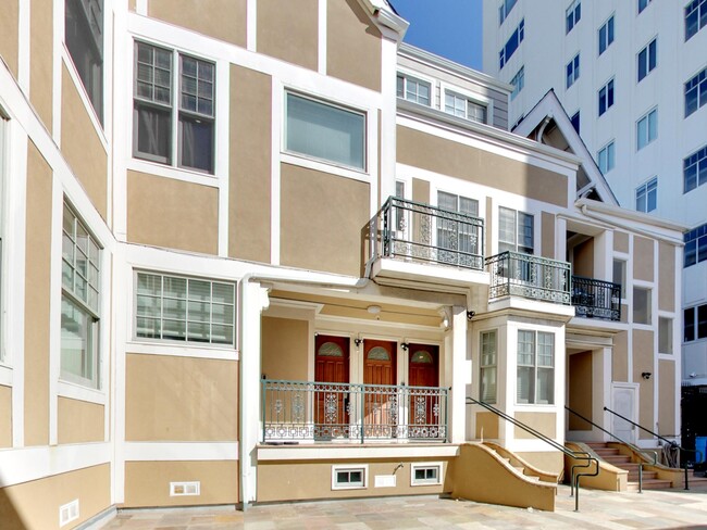 Building Photo - 1121 Green St