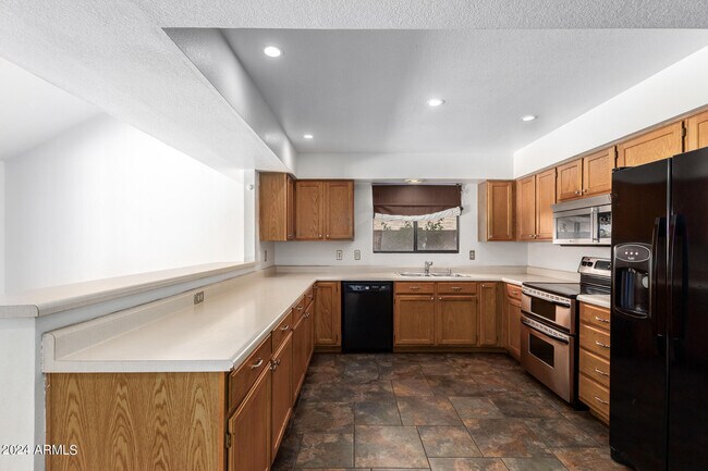 Building Photo - 11305 E Sunnyside Dr