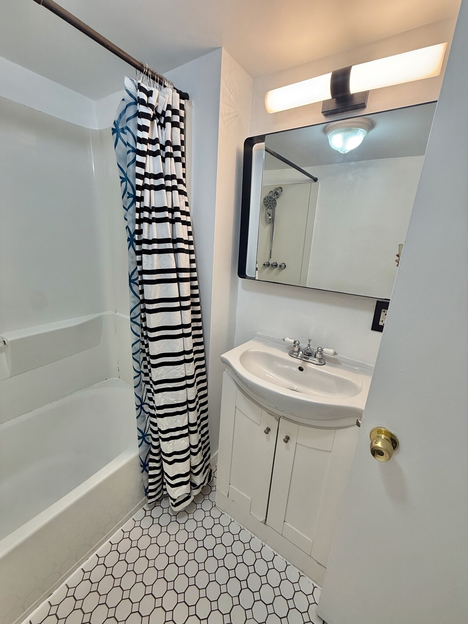 Bathroom - 504 Pacific Ave