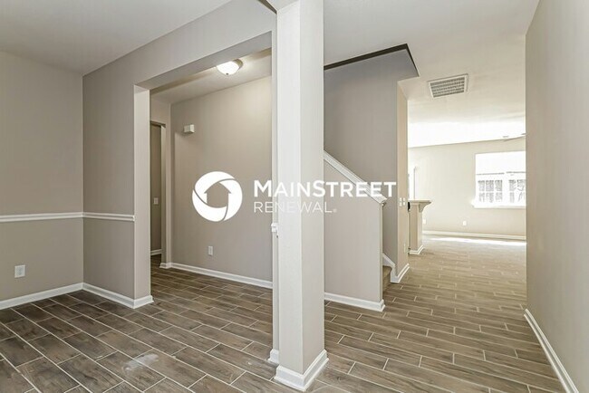 Building Photo - 4 Bedroom Pet-Friendly Home in CHARLOTTE, NC with Main Street Renewal