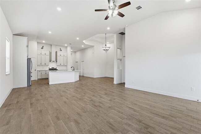 Building Photo - 112 Margarita Dr