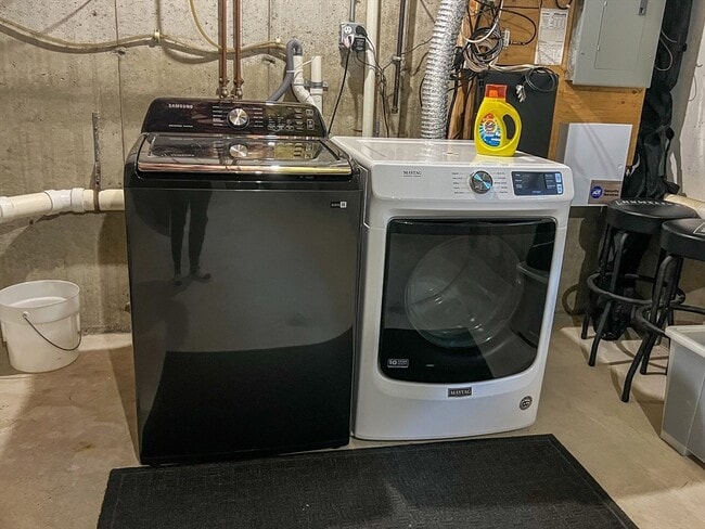 Building Photo - 20 Russell St