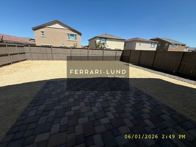 Building Photo - Newer 4 Bedroom Home with 2,367 Sq. Ft. of Living Space! - Kay DeAlba property!!