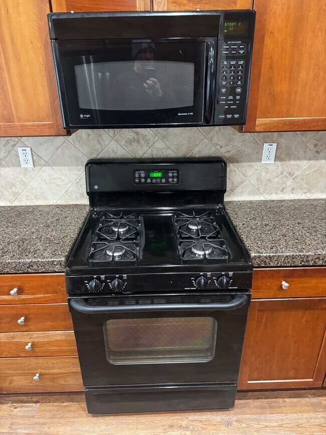 Building Photo - SOLAR HOME IN LINCOLN SUN CITY 55+ DEL WEBB COMMUNITY!