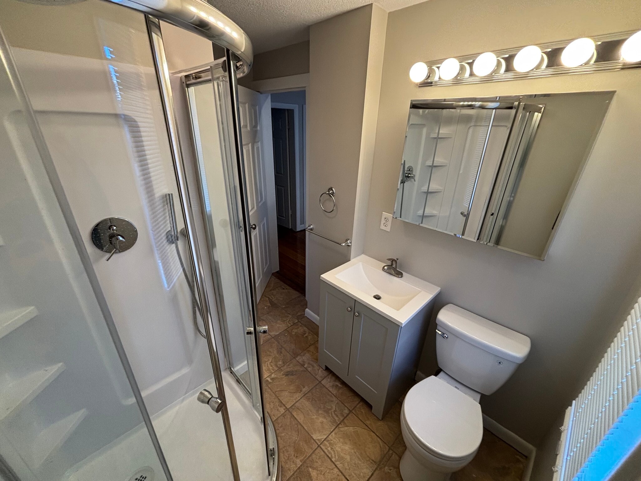 Building Photo - 77 Ferry St