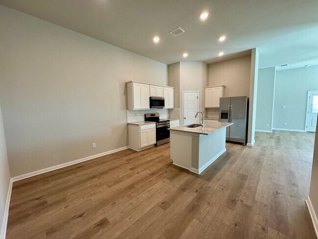 Building Photo - Stunning 3x2 Luxury Duplex in Buda, TX!