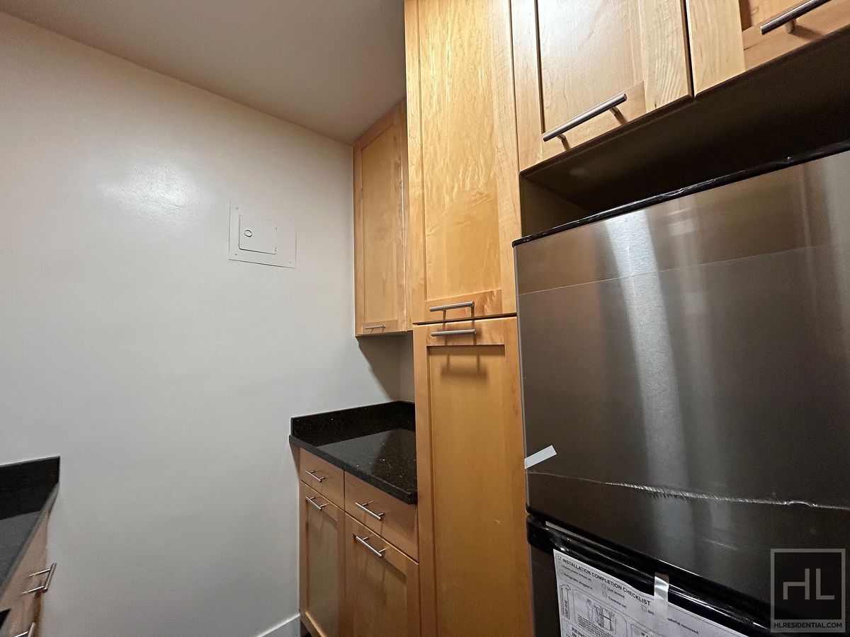 Building Photo - Fourth Avenue