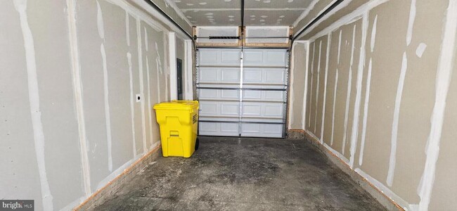 Building Photo - 2542 VERONA Pl