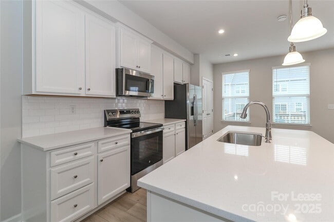 Building Photo - 5038 Springarn Ct