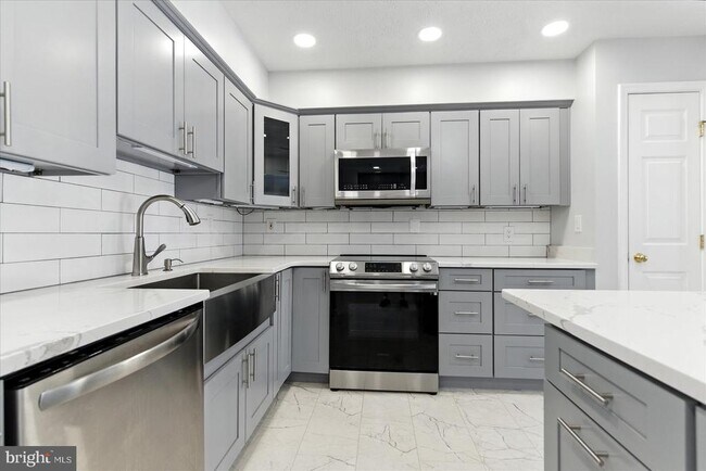 Building Photo - 1065 Jeanett Way