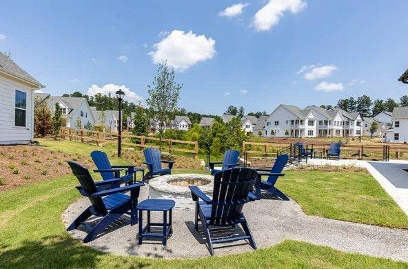 Building Photo - 2028 Harvest Pond Cir