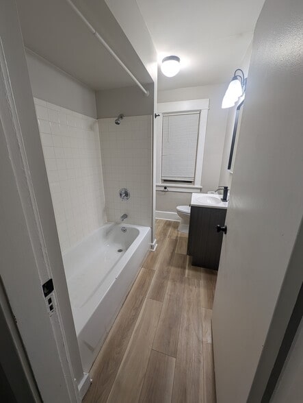 Building Photo - 940 Studer Ave