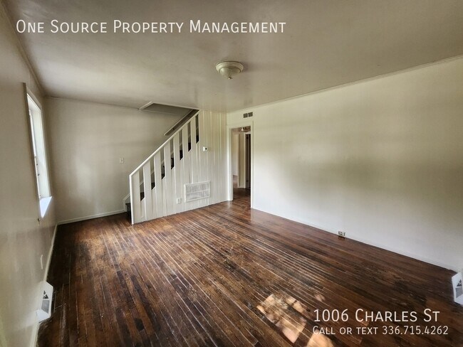 Building Photo - 1006 Charles St