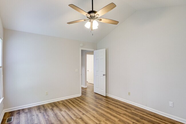 Building Photo - 126 Crookham Ct