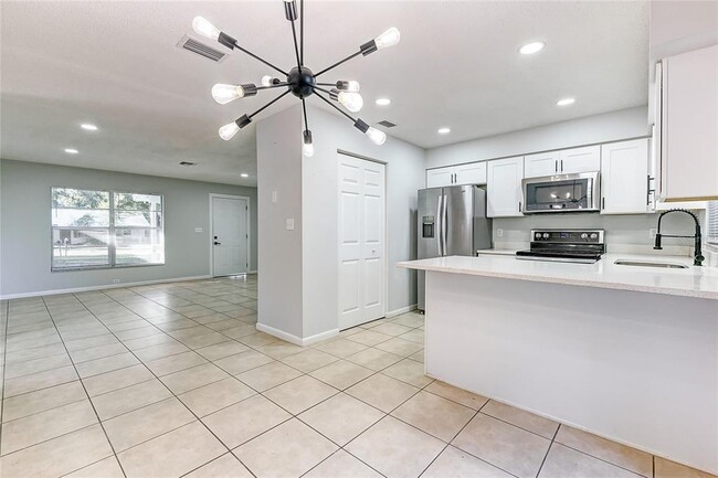 Building Photo - 1417 NE 38th St