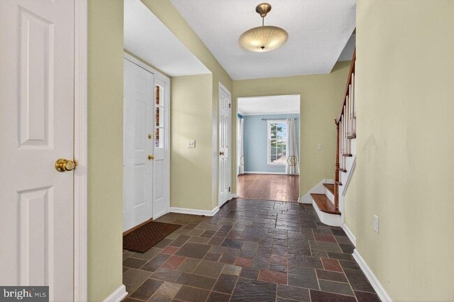 Building Photo - 16 Beechtree Ln