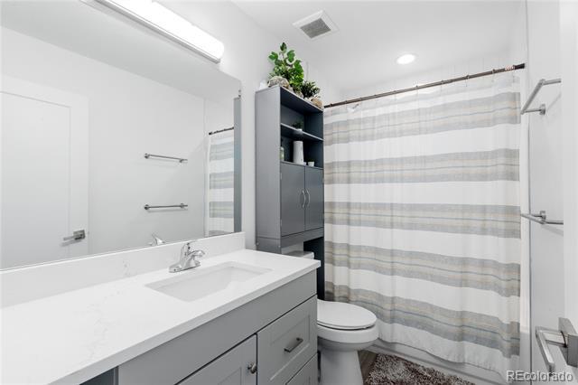 Building Photo - 1400 W Alaska Pl