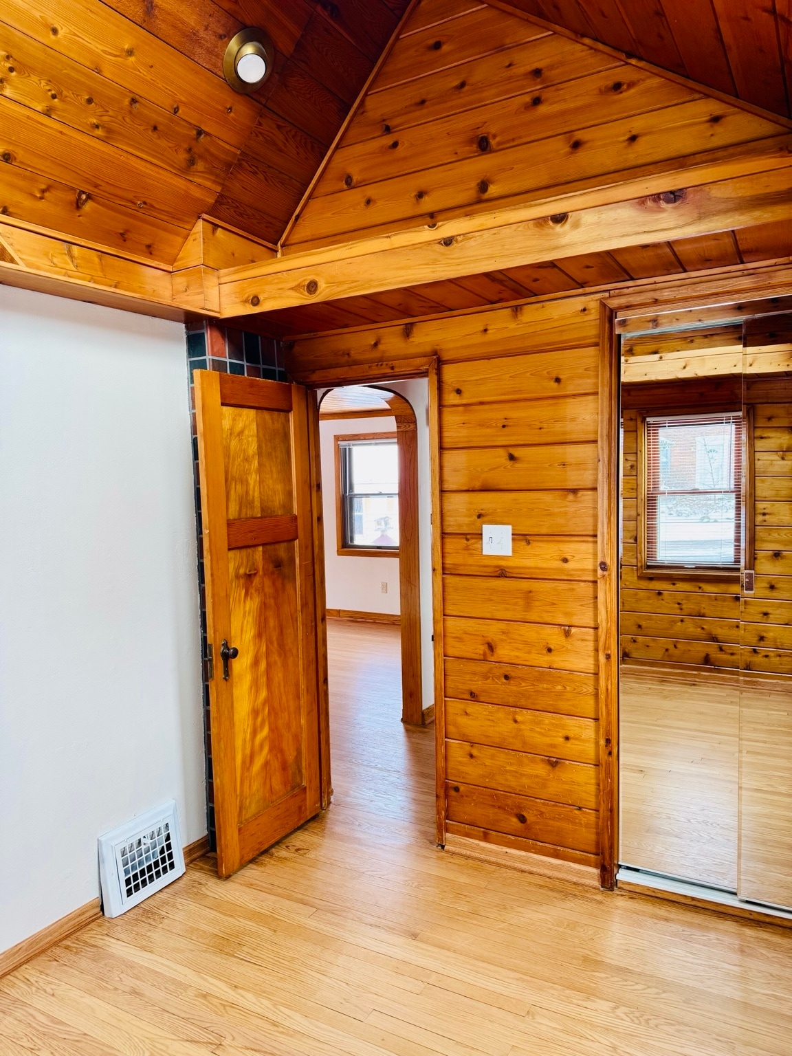 Building Photo - 1704 S Berlin Ave